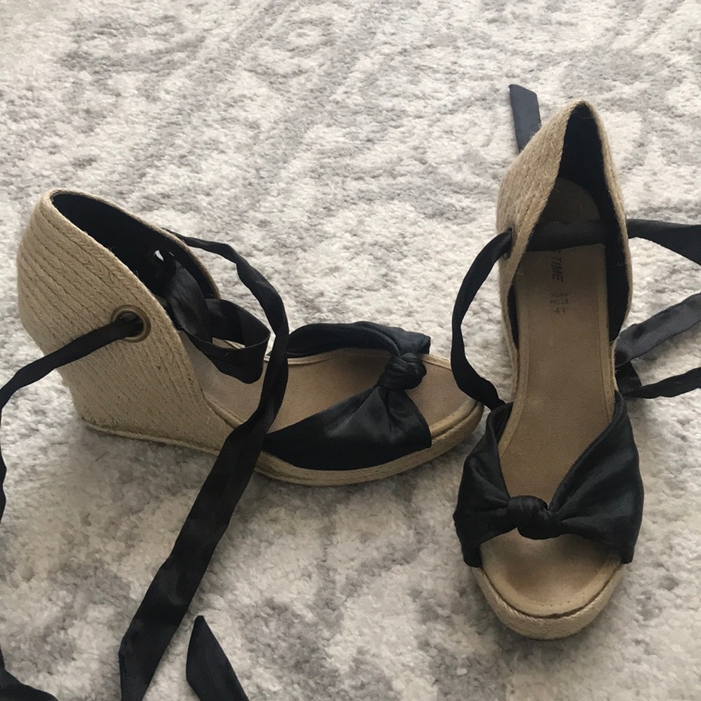 Summer tie up shoes